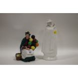 A ROYAL DOULTON OLD BALLOON SELLER FIGURE HN1315 TOGETHER WITH A WEDGWOOD MOONSTONE DECANTER