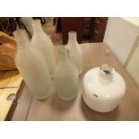 FOUR ASSORTED MODERN GLASS VASES & A CERAMIC VASE (5)