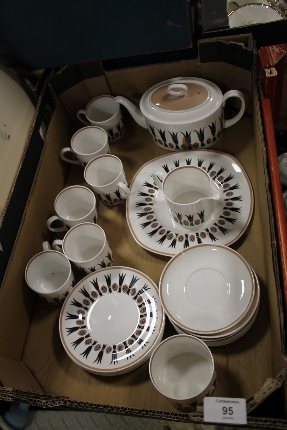 A TRAY OF SUSIE COOPER CORINTHIAN CHINA