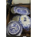 A TRAY OF BLUE AND WHITE CHINA