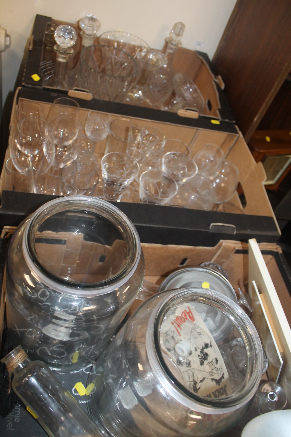 THREE TRAYS OF ASSORTED GLASS WARE TO INCLUDE CUT GLASS