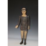 AN EARLY POLYCHROME PAINTED WOODEN MALE MANNEQUIN OF A PRIEST WITH DETACHED ARM, H 64 cm