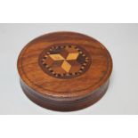 AN INLAID TUNBRIDGE STYLE CIRCULAR SNUFF BOX, Dia 10 cm