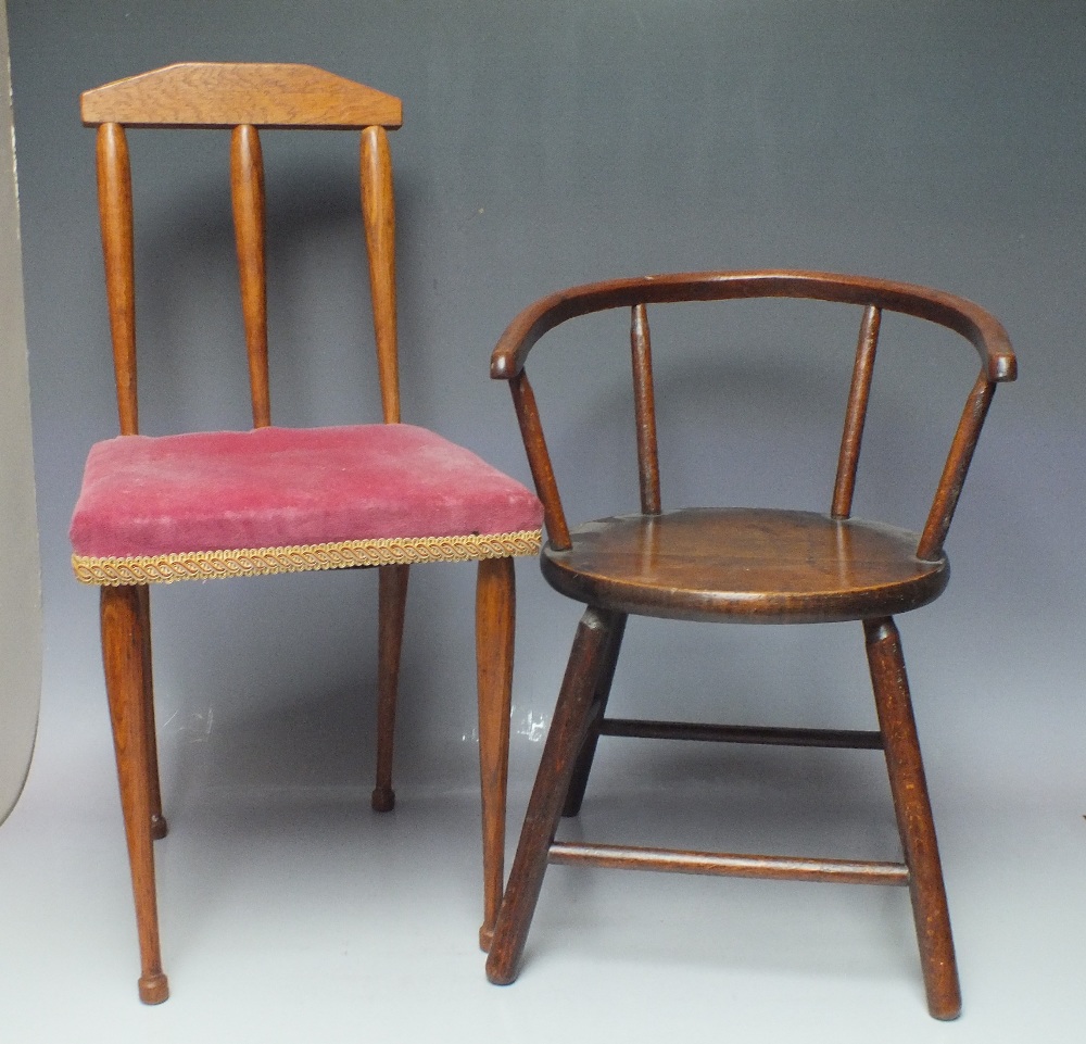 AN ANTIQUE HOOP BACK OAK CHILD'S / DOLL'S CHAIR, H 41 cm, together with another child's / doll's