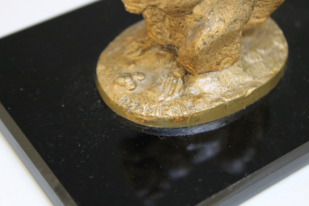 A DECORATIVE DESK WEIGHT IN THE FORM OF A BRONZED GILT SQUIRREL RAISED ON A SLENDER POLISHED ONYX - Image 4 of 6