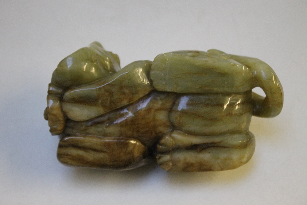 A MYTHICAL JADE ELEPHANT, L 12 cm, H 6 cm - Image 3 of 3