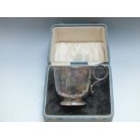 A HALLMARKED SILVER MUG IN FITTED CASE - BIRMINGHAM 1929, approx weight 111g, H 7 cm