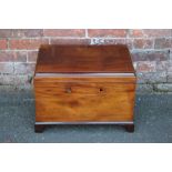 A 19TH CENTURY MAHOGANY TRAVELLING BOX, the hinged lid with satinwood banding to the edges,