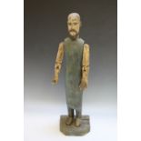 AN EARLY WOODEN BEARDED MALE MANNEQUIN WITH DETACHED BASE, H 63 cm