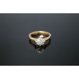 AN 18 CARAT GOLD DIAMOND CLUSTER RING, ring size N 1/2