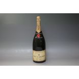 1 VINTAGE MAGNUM OF MOET AND CHANDON BRUT IMPERIAL CHAMPAGNE