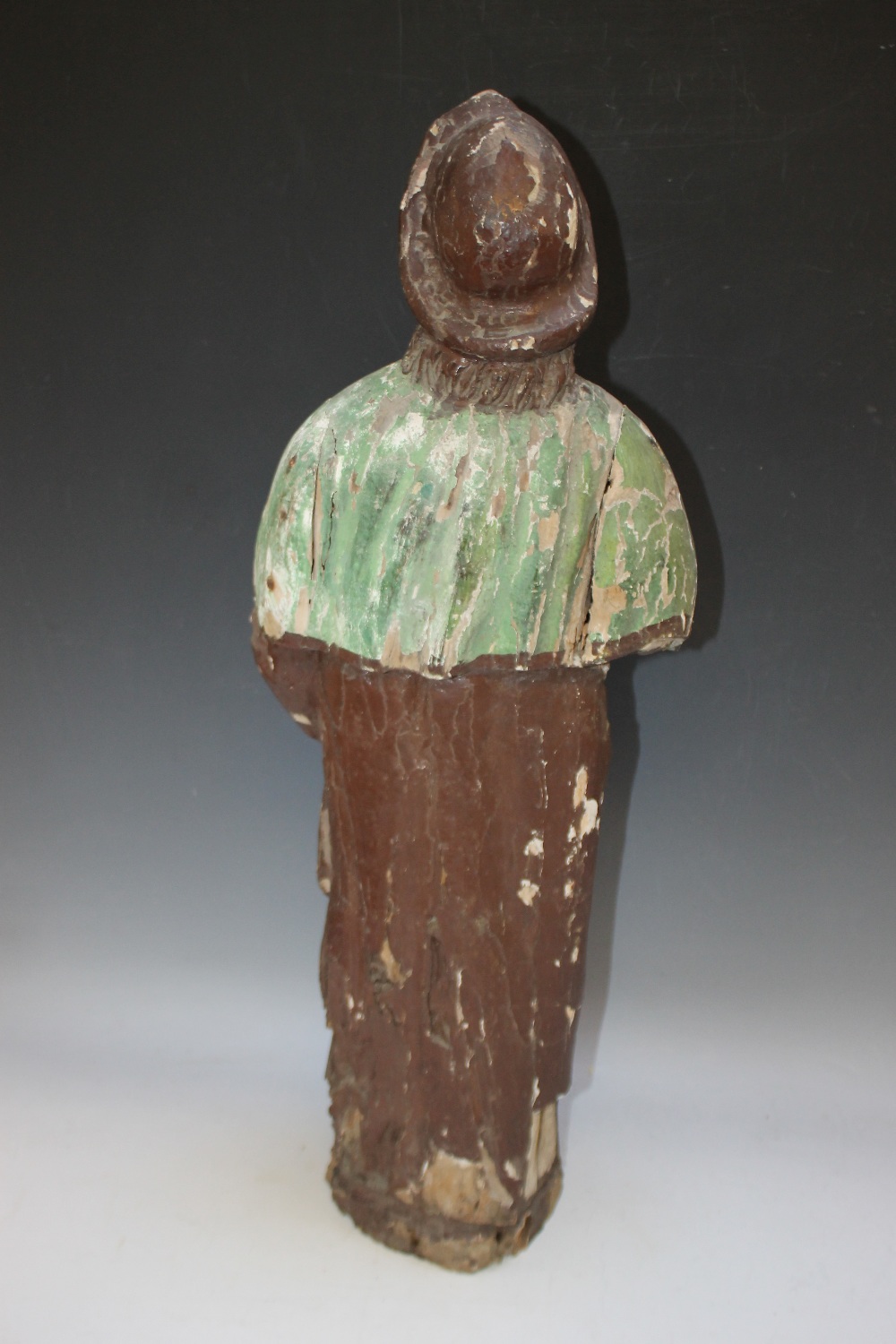 AN EARLY POLYCHROME PAINTED WOODEN FIGURE OF A FISHERMAN, H 70 cm - Image 3 of 4