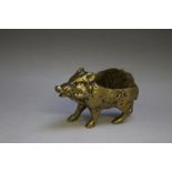 A LATE 19TH / EARLY 20TH CENTURY BRONZED PEN WIPE MODELLED AS A WILD BOAR, L 10 cm