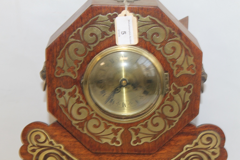 A REGENCY ROSEWOOD VENEERED AND BRASS INLAID MANTEL CLOCK, fitted key draw to base, later quartz mo - Image 3 of 3