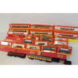 A COLLECTION OF MAINLY BOXED HORNBY DUBLO, HORNBY RAILWAYS AND TRIANG CARRIAGES AND ROLLING STOCK,