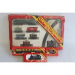 A BOXED HORNBY RAILWAYS 'OO' GAUGE ELECTRIC TRAIN SET WITH CLASS 31 DIESEL LOCOMOTIVE D5572, BR Gre