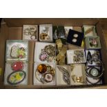 A TRAY OF COSTUME JEWELLERY