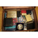 A SMALL SUITCASE OF COLLECTABLES TO INCLUDE COINS ETC
