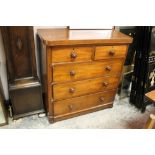 A LATE VICTORIAN MAHOGANY FIVE DRAWER CHEST OF DRAWERS H 109 CM, W 102 CM