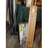 A QUANTITY OF WALKING / SKI STICKS TOGETHER WITH AN EASEL AND A WALL MOUNT