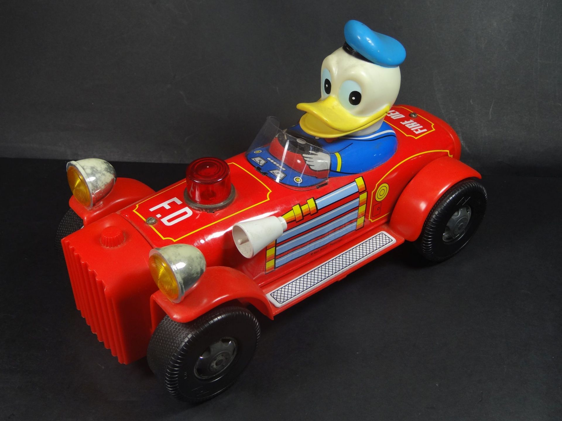 Feuerwehrauto mit Donald Duck "Modern Toys" Japan, optisch sehr gut erhalten, Batteriebtrieb nicht - Bild 6 aus 9