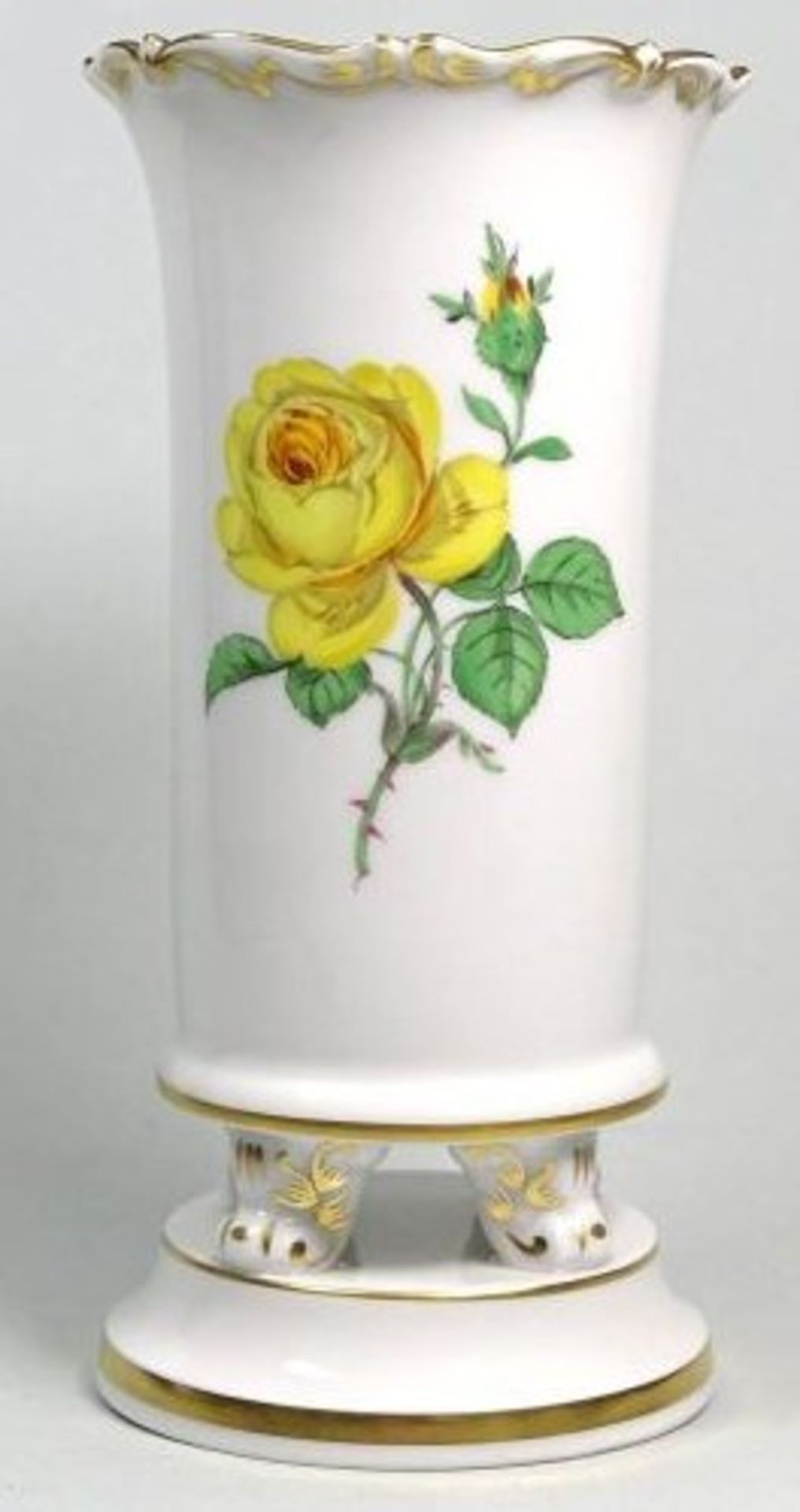 kl. Vase "Meissen" gelbe Rose, Schwertermarke durchschliffen, H-14,5 cm - Bild 5 aus 5