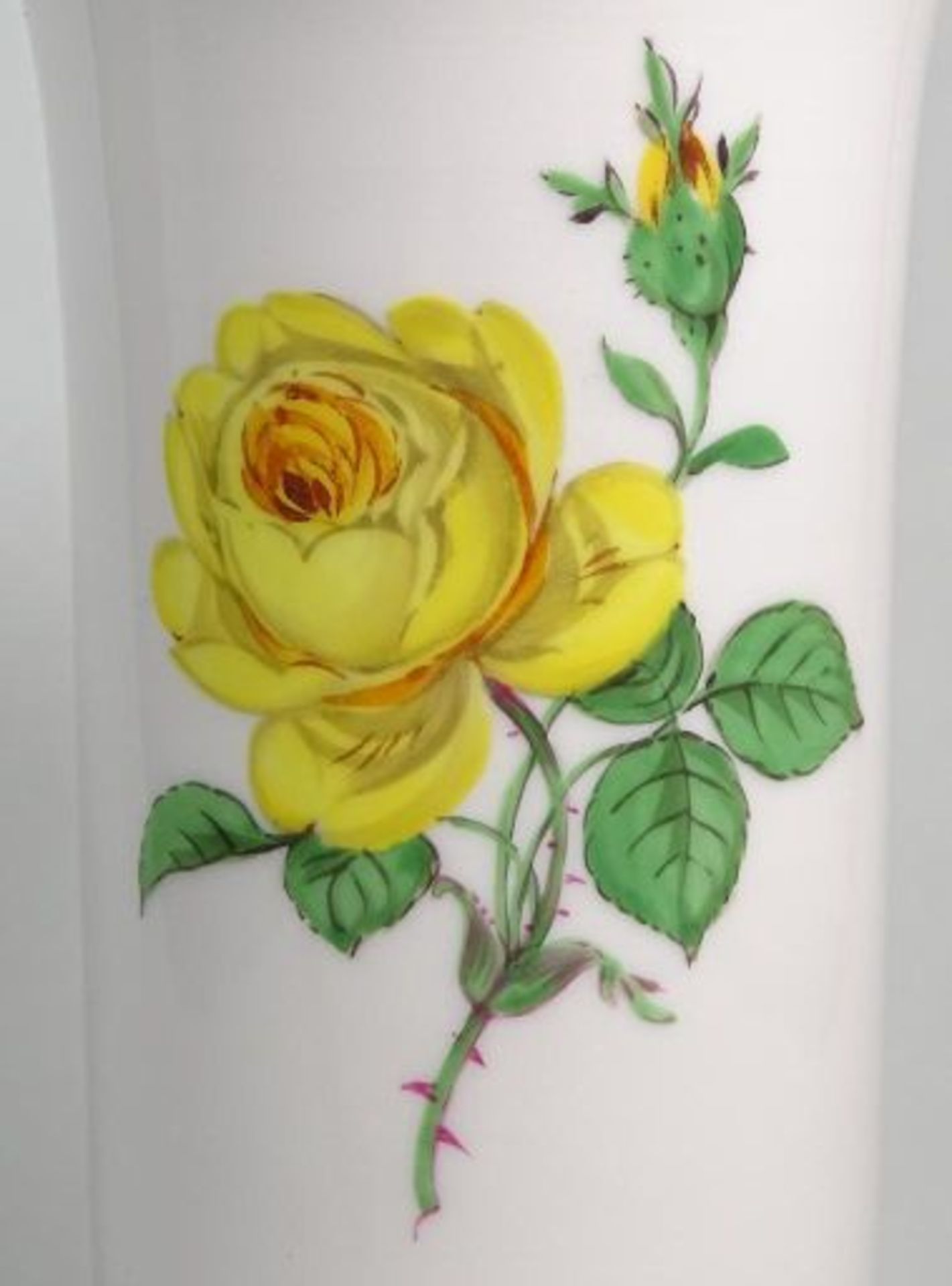 kl. Vase "Meissen" gelbe Rose, Schwertermarke durchschliffen, H-14,5 cm - Bild 2 aus 5