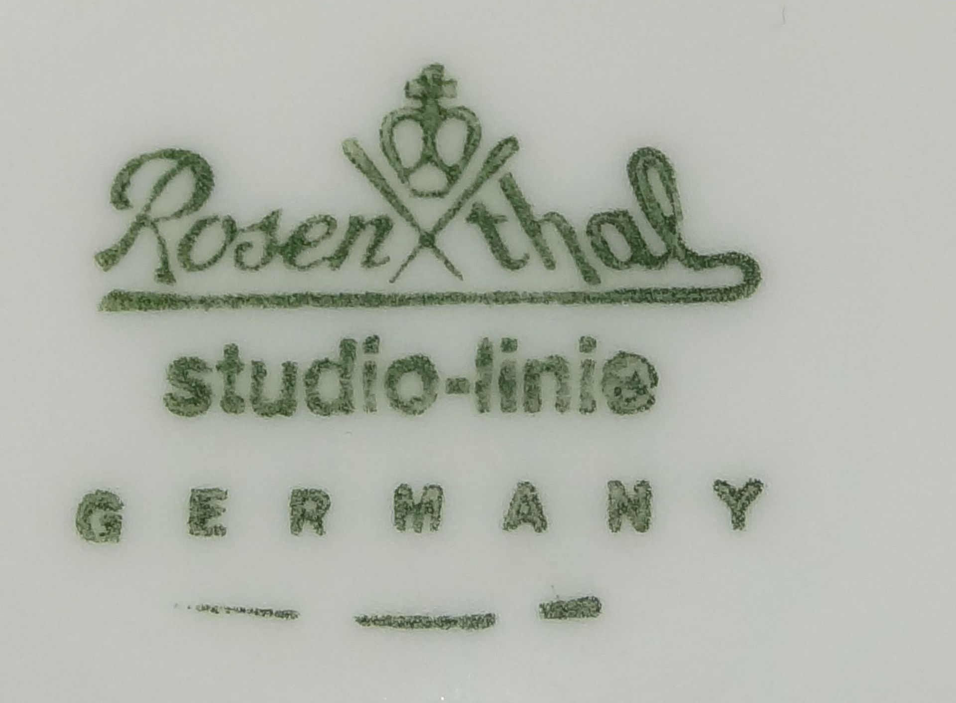 Deckeldose "Rosenthal" Entw. B.Winblad, H-14,5 cm - Bild 3 aus 3