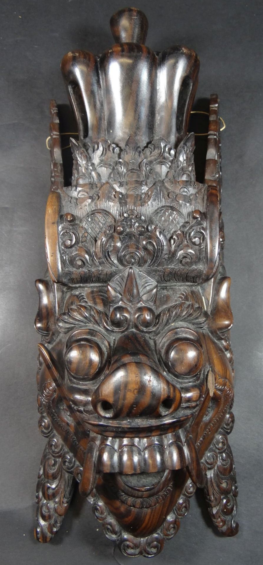 reich beschnitzte Wandmaske, Indonesien, , H-35 cm, B-18 cm
