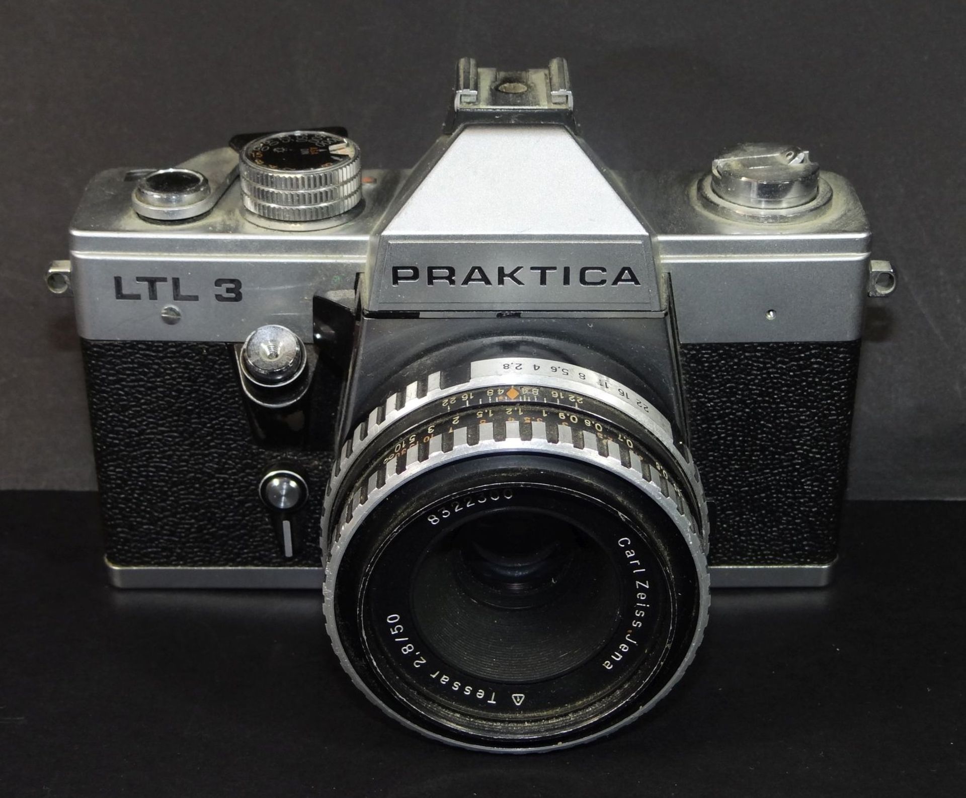 Kamera "Praktica TL3" mit Zeiss Objektiv