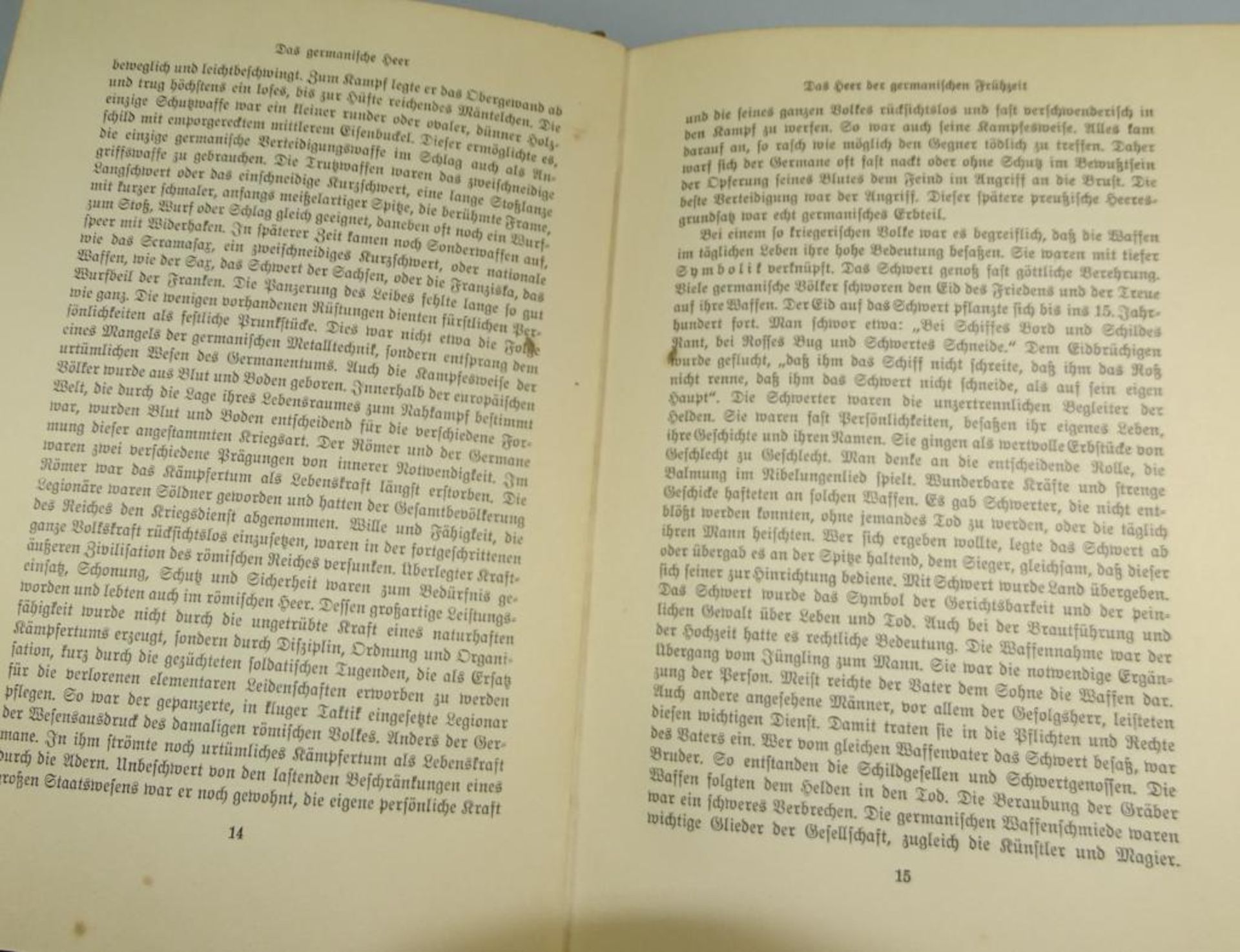 Deutsche Heeresgeschichte, von Karl Linnebach, 1935, Alters-u. Gebrauchsspuren - Bild 4 aus 4