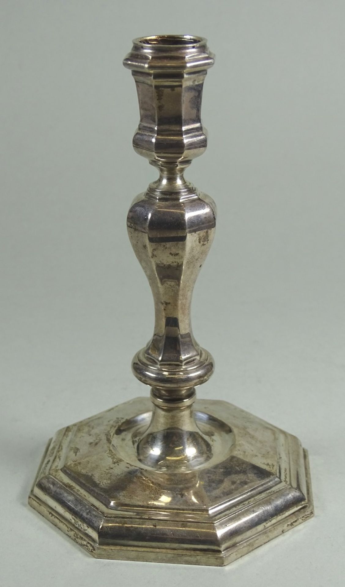 Kerzenleuchter England, Silber, 418,46 gr., H- 16 cm, Alters-u. Gebrauchsspuren - Bild 3 aus 3
