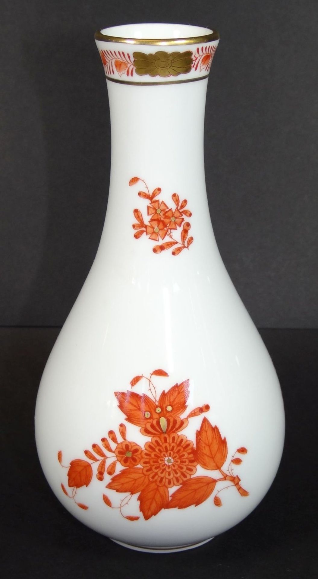 Stielvase "Herend" Apponyi rot, H-15 cm