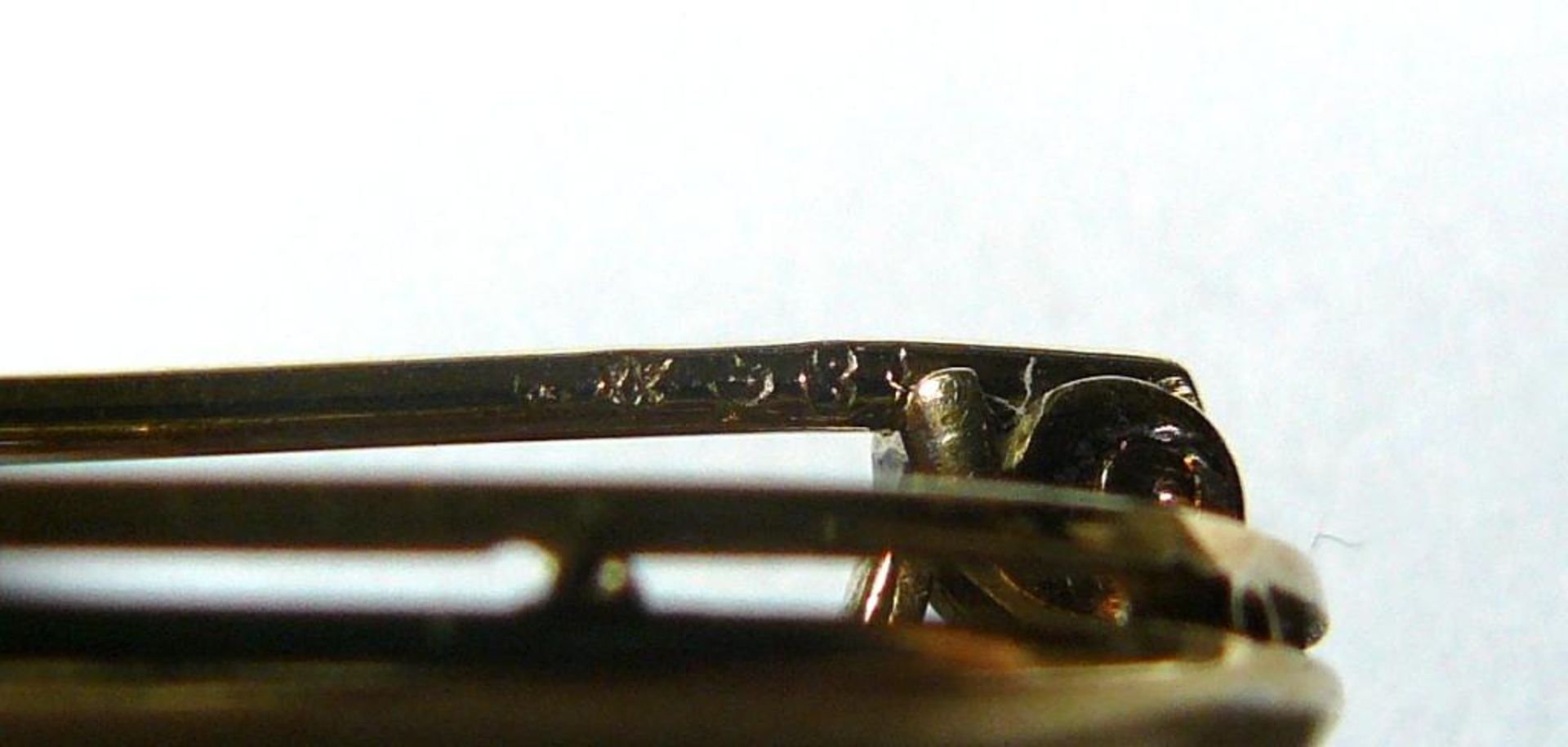 Bicolor Goldbrosche -585-, besetzt mit 6 Brillanten, zus.ca. 0,12 ct.,L- 5,5 cm, 9,89gr.,b-1,6 cm - Bild 3 aus 3
