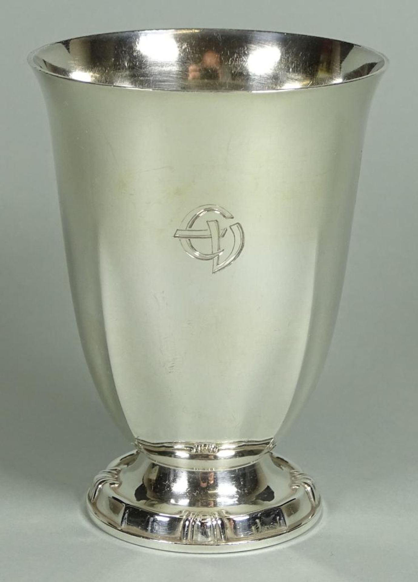 Fussbecher mit Ziermonogramm,800er Silber,H-8,8cm, 94,2gr.