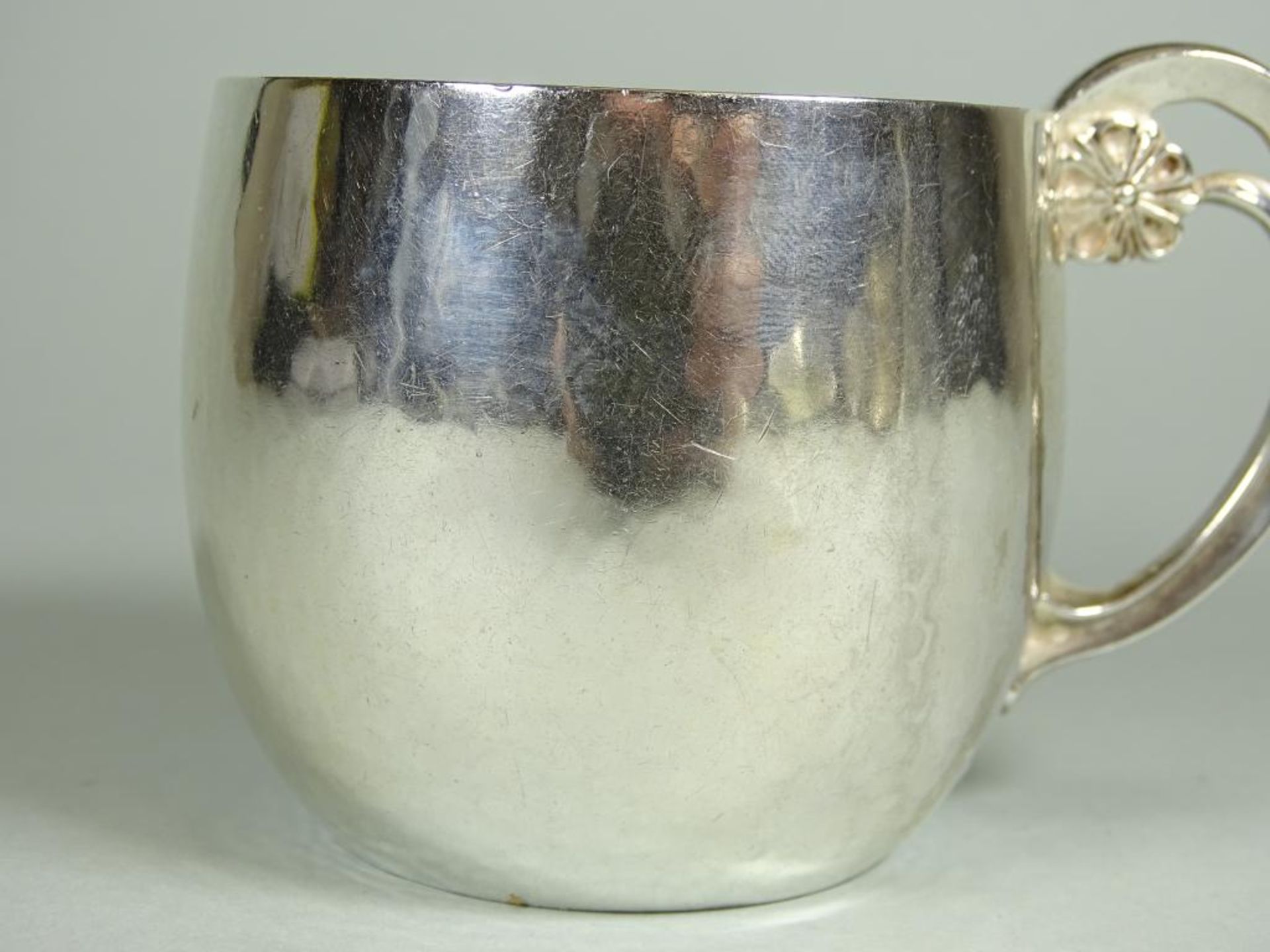 Massive Silber Tasse, 800er,Hammerschlagdekor,107gr.,eine Delle am Bodenrand,H-6,0cm - Bild 2 aus 5