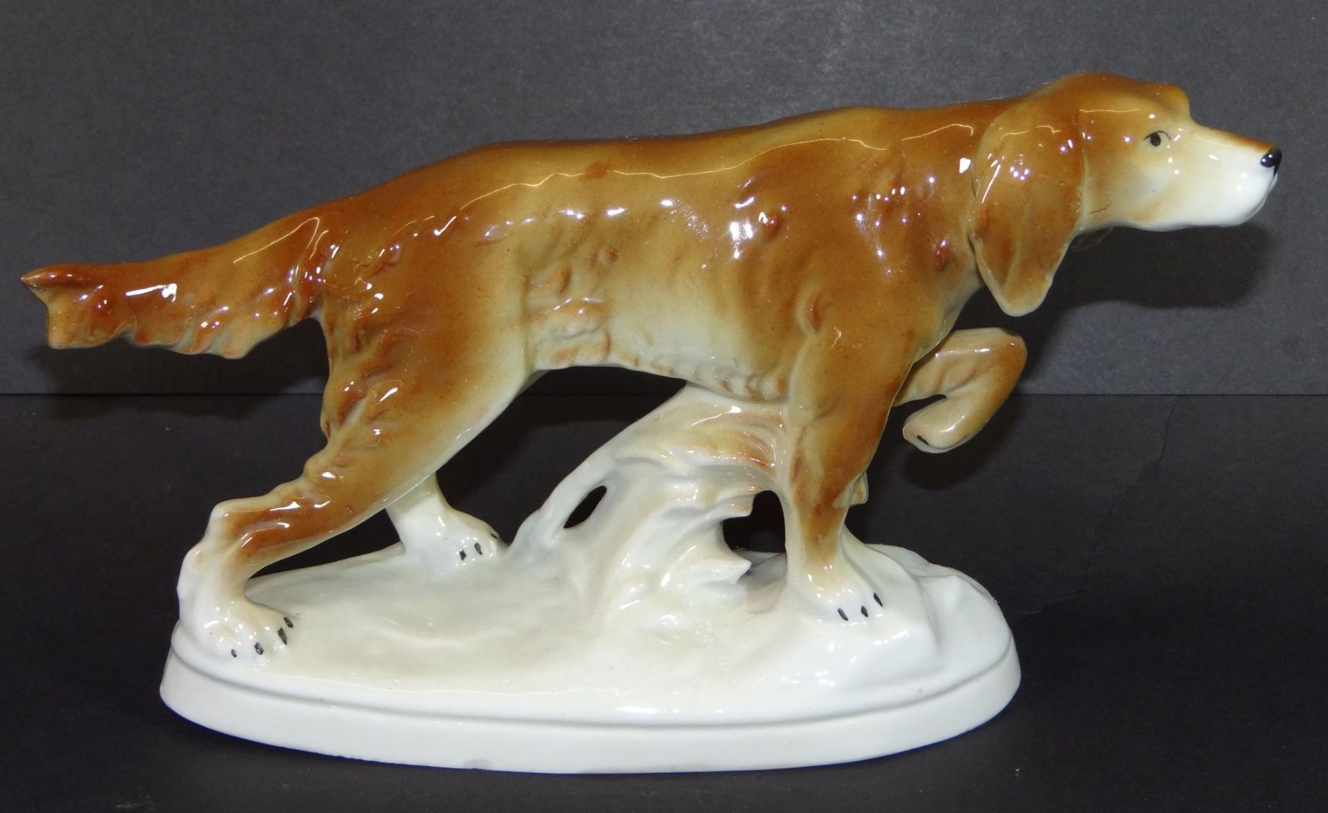 Vorstehhund, bemalt, grüne Adlermarke, H-11 cm, L-20 c