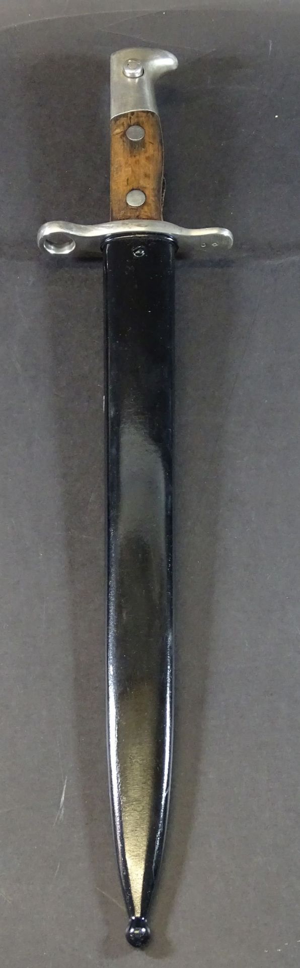Schweizer Seitengewehr in Metallscheide, guter Zustand, L-44 cm