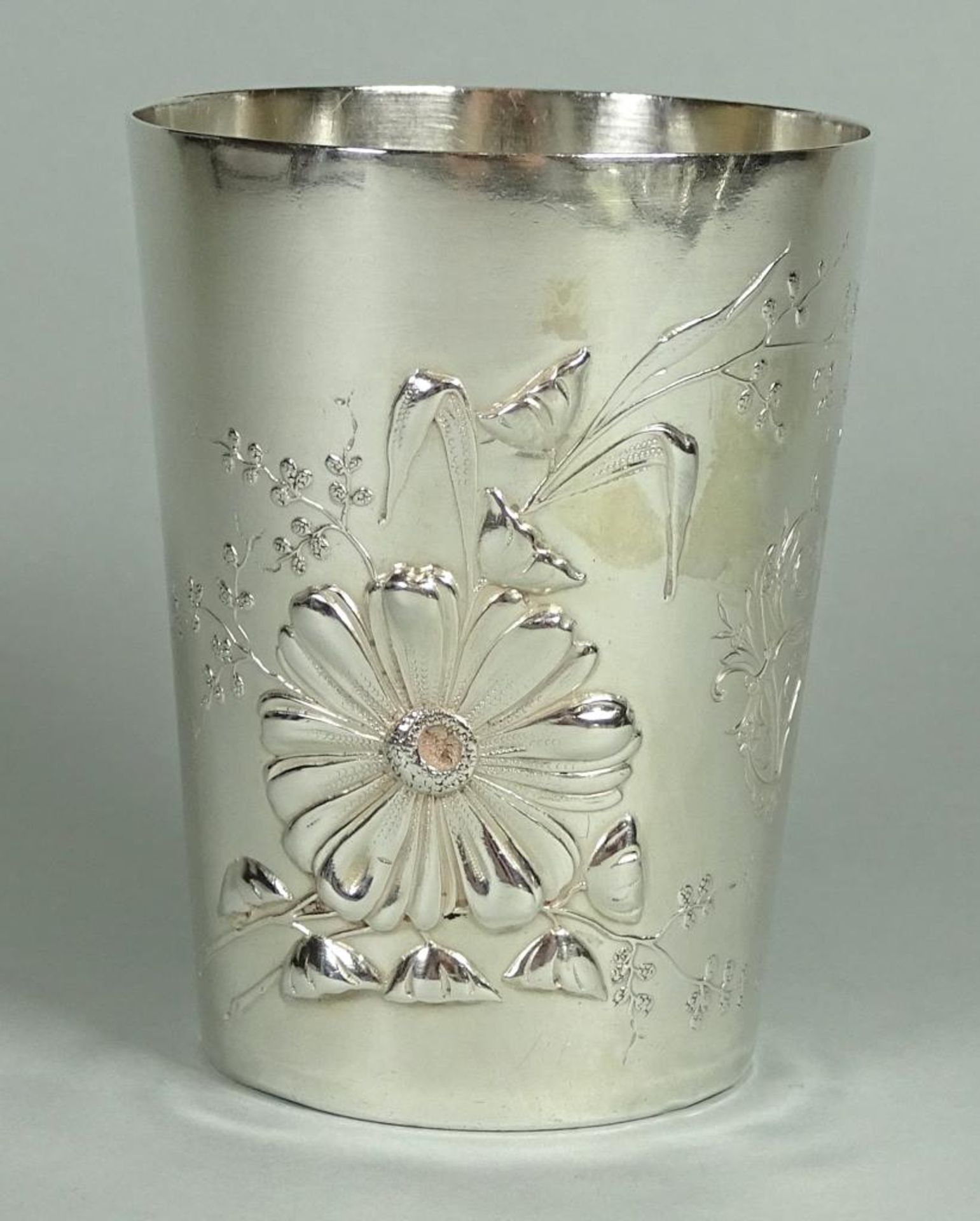 Becher mit floralem Dekor, 800er Silber, H-8,5cm, 114gr. - Bild 2 aus 5