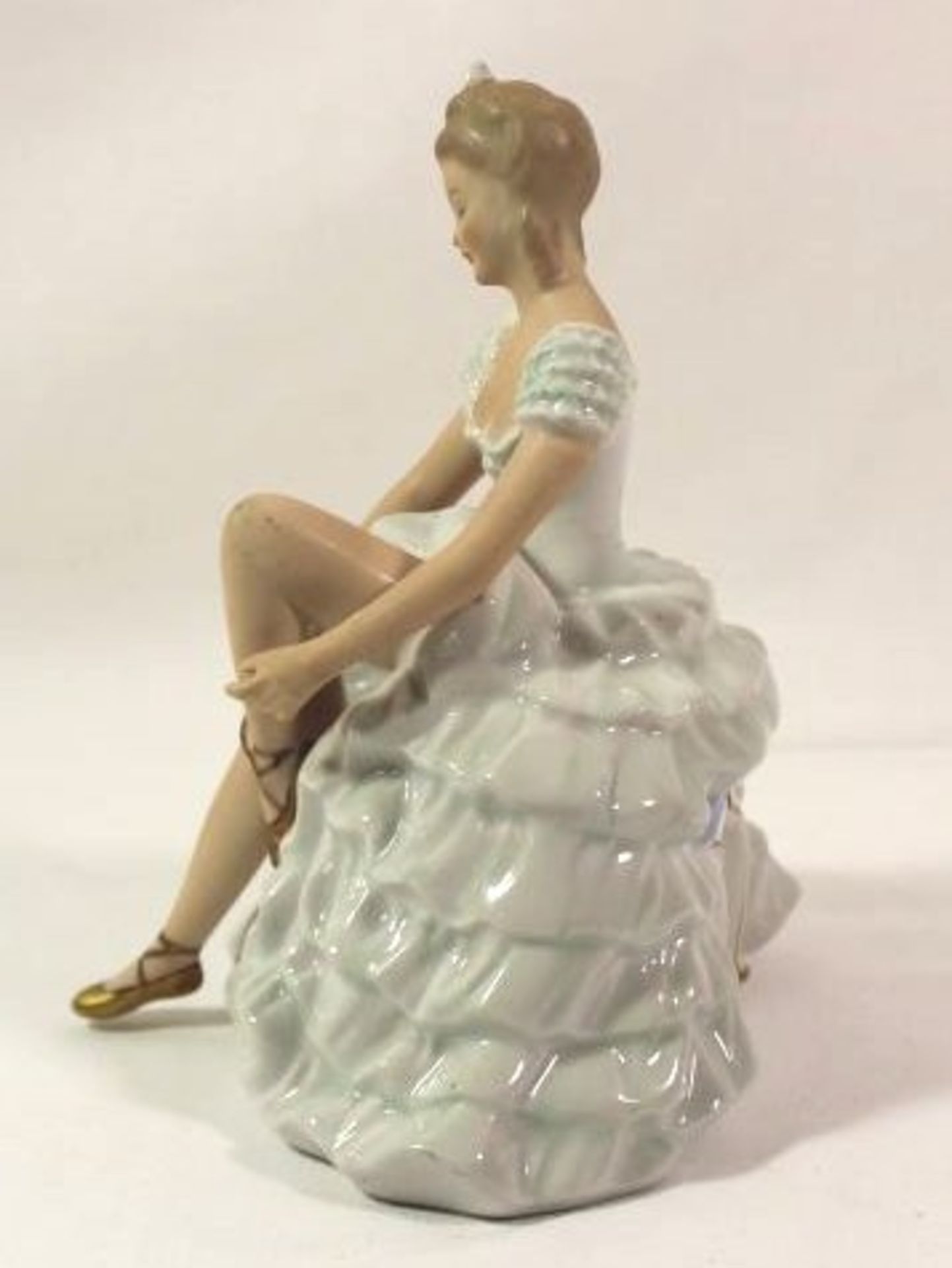 Ballerina, Wallendorf, Marke nach 1964, 1x Finger restauriert, H-16cm. - Bild 4 aus 5