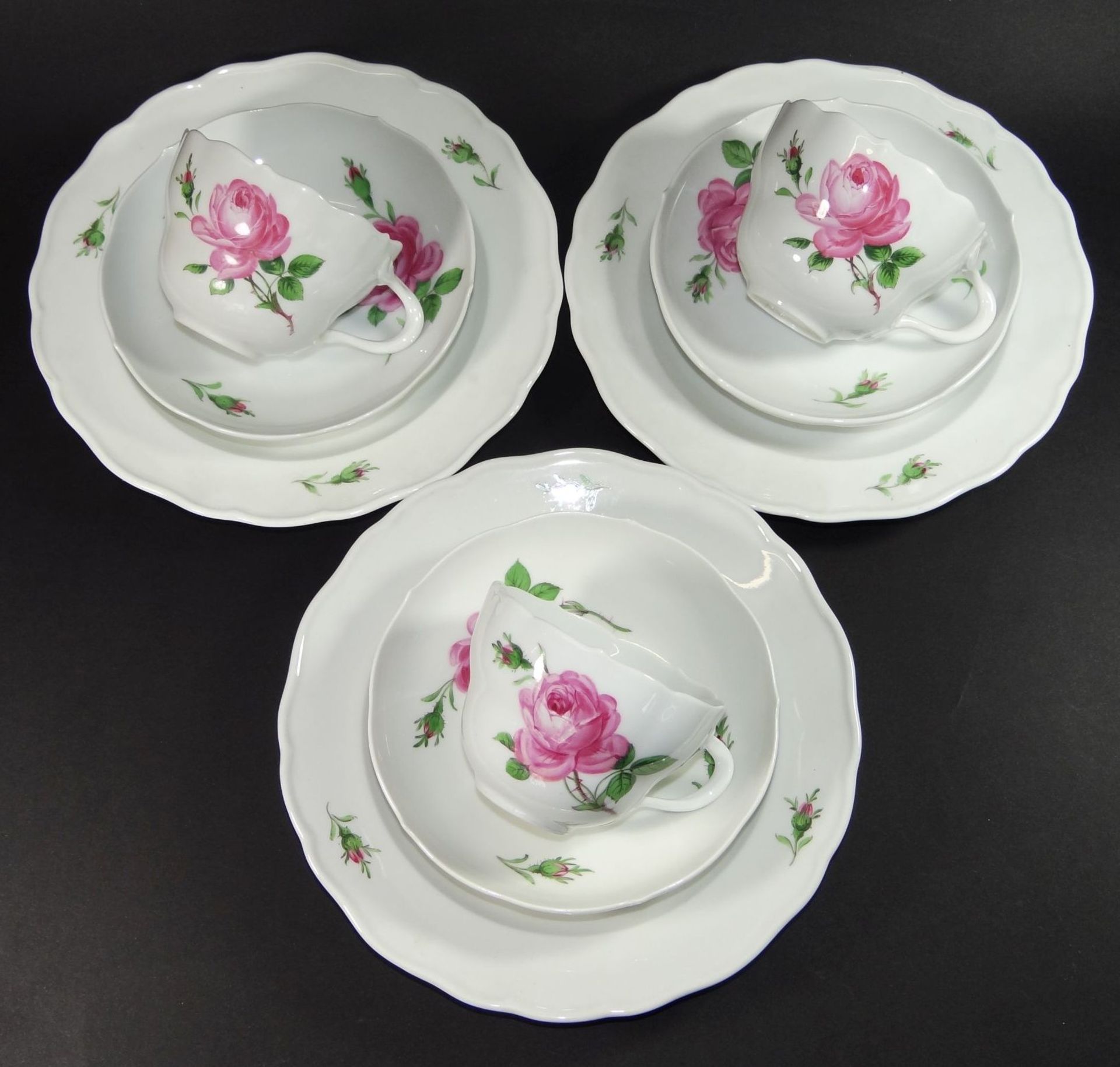 3x kompl. Kaffeegedecke "Meissen" rote Rose, Scherter durchschliffen, tw. auch 1.Wahl, 2x