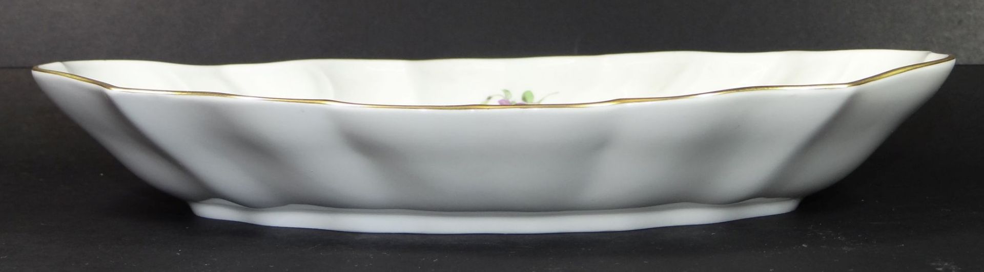 ovale Schale, Meissen,Schwertermarke,durchschliffen,Blumenmalerei, H-4 cm, 26x18 cm - Bild 2 aus 4