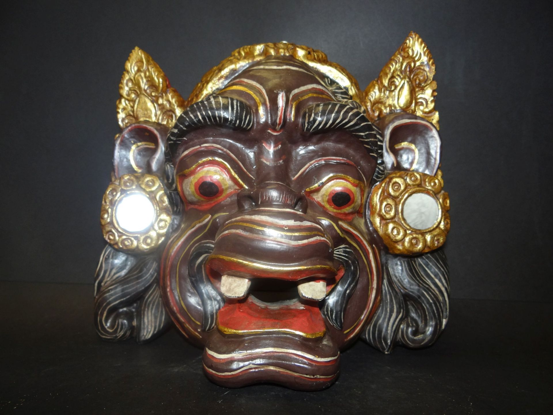Holz-Dämonenmaske, farbig gefasst, wohl Indonesien, 22x25 c - Bild 2 aus 4