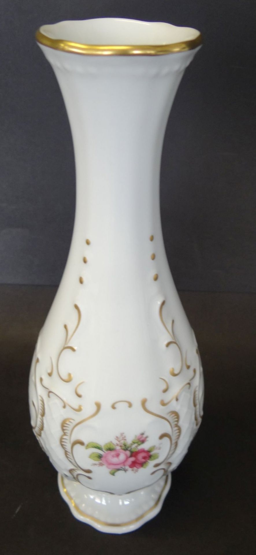 Vase "Seltmann-Weiden", Rosendekor mit Gold, H-22 cm - Bild 3 aus 4