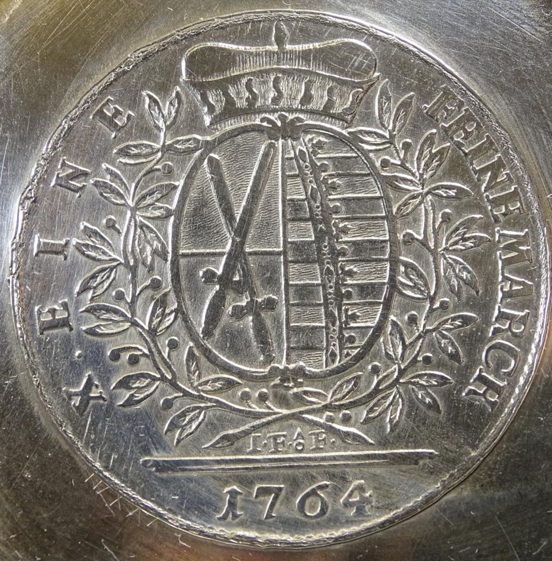 Münzschale,Silber 925/000, mittig Eine Feine Marck 1764,d-10,5cm, 101,4gr - Bild 3 aus 4