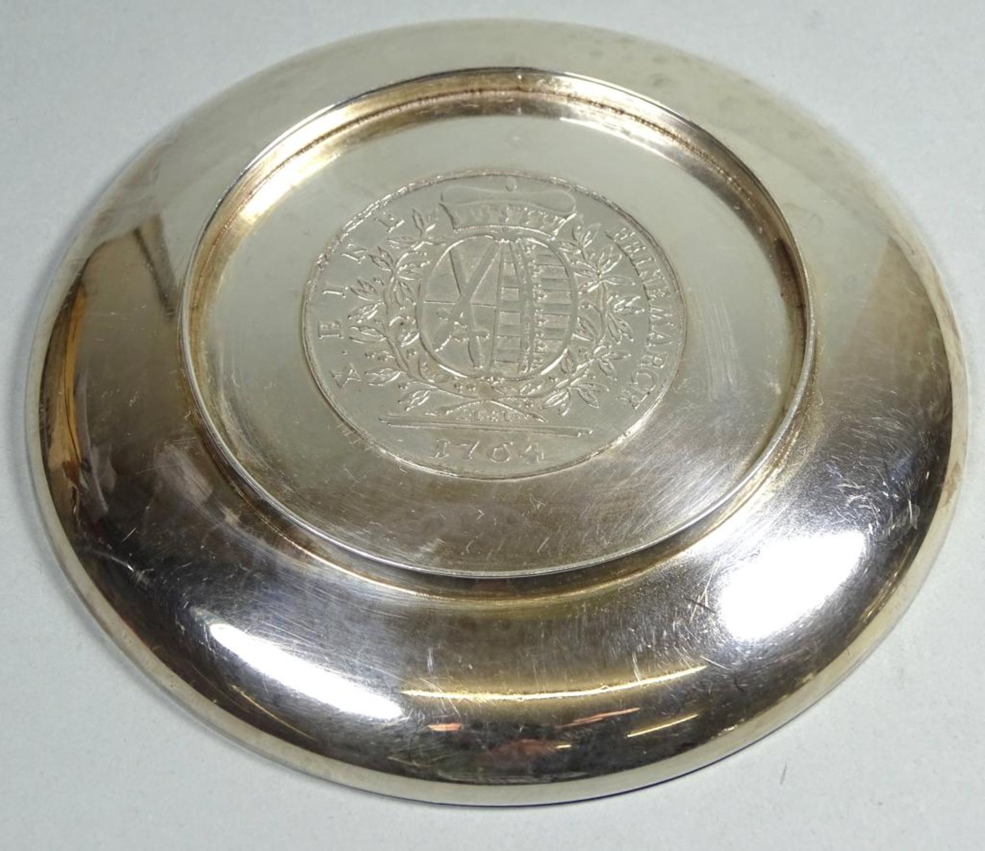 Münzschale,Silber 925/000, mittig Eine Feine Marck 1764,d-10,5cm, 101,4gr - Bild 4 aus 4