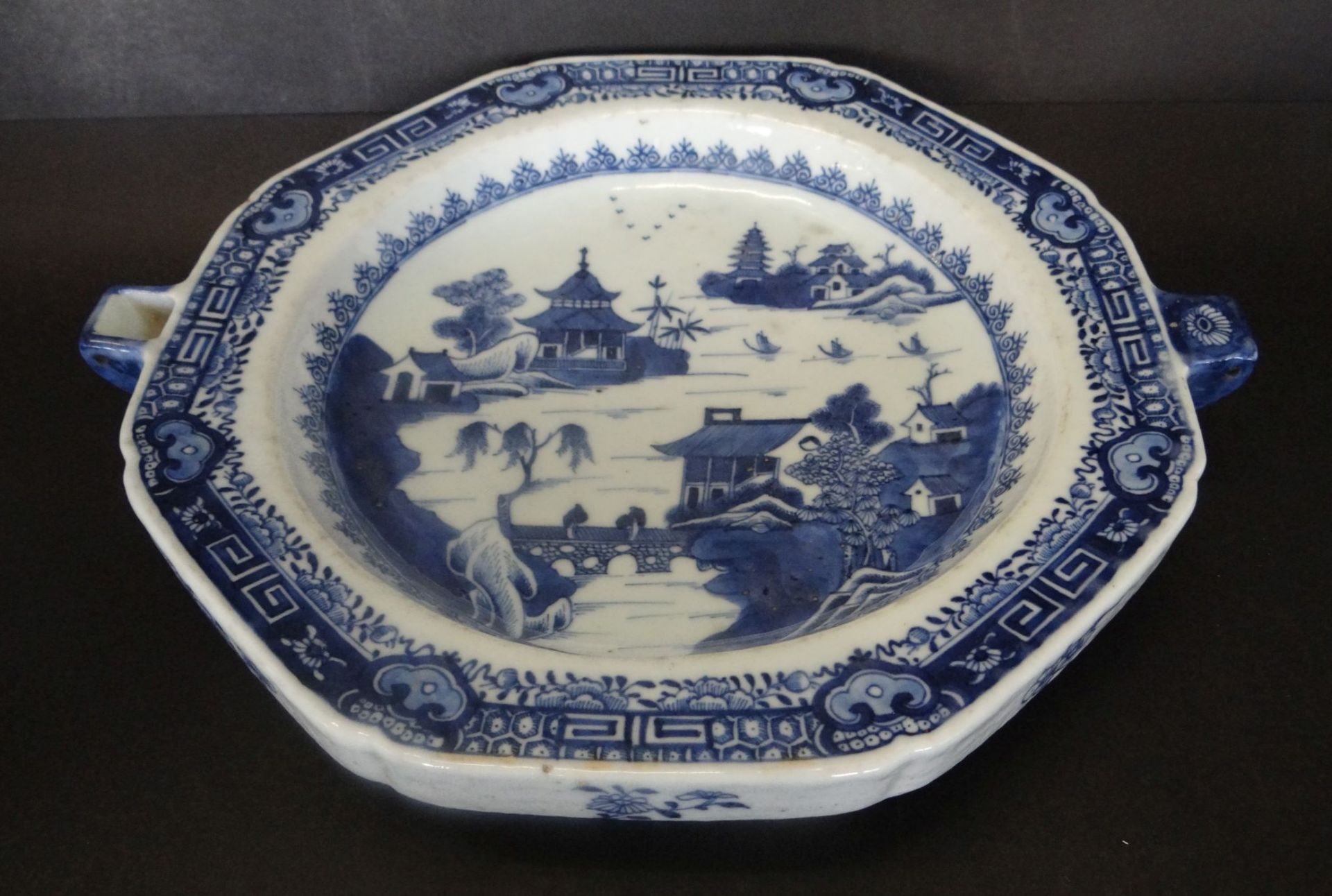 Warmhalteteller, China um 1800, Blaumalerei, H-5 cm, D-24 cm - Bild 2 aus 6
