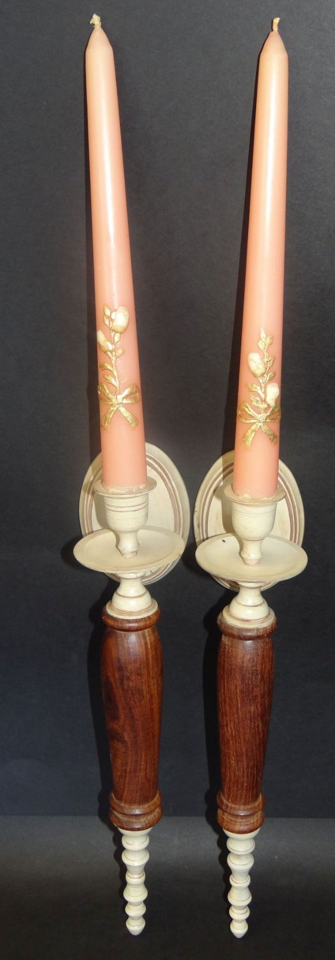 Paar Wand-Kerzenhalter, Metall/Holz, neuzeitlich, L-33 cm