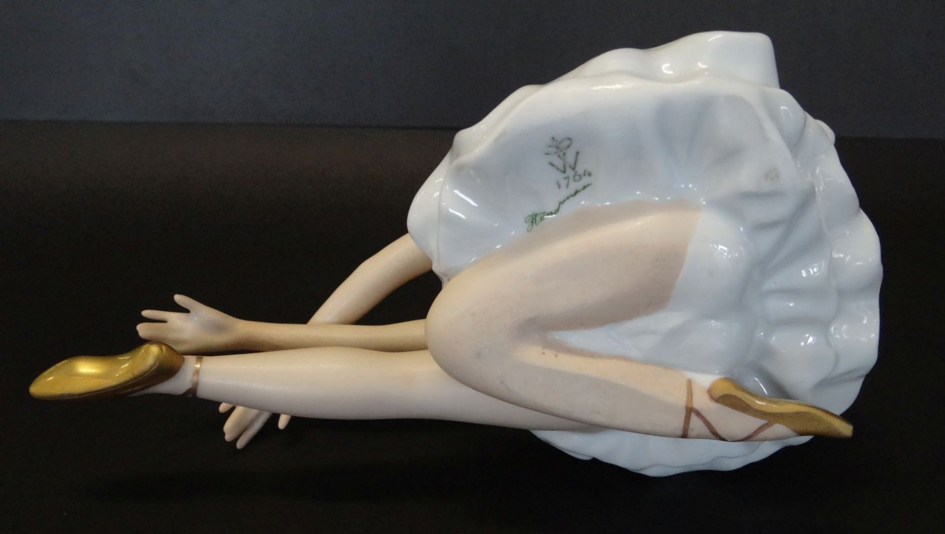 sitzende Ballerina von Wallendorf, Bemalt, H--10 cm, L-20 cm - Bild 6 aus 7