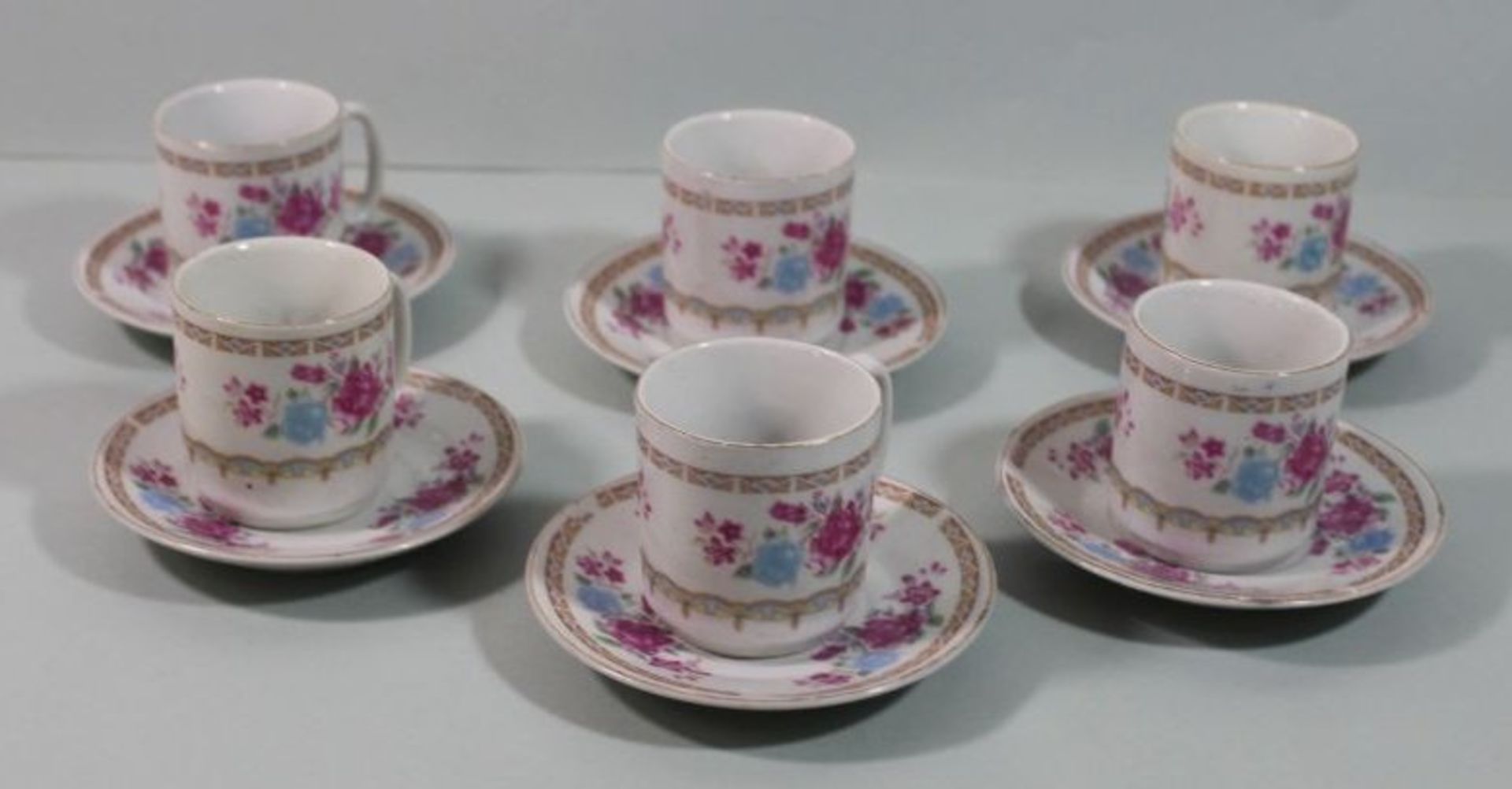 6x Moccatassen mit U.T., China, florales Dekor, Tasse H-5,5cm, 2x min. Chip.